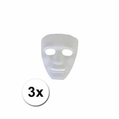 3 witte maskers voor volwassenen