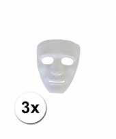 3 witte maskers voor volwassenen