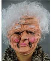 Latex masker van een oude vrouw